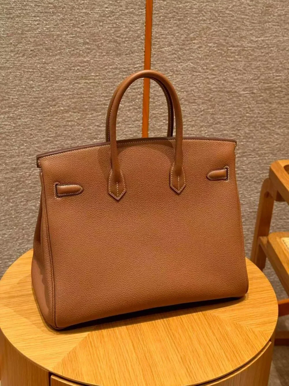 Classic Hermes Bag: A Stylish and Versatile Choice for Elegance